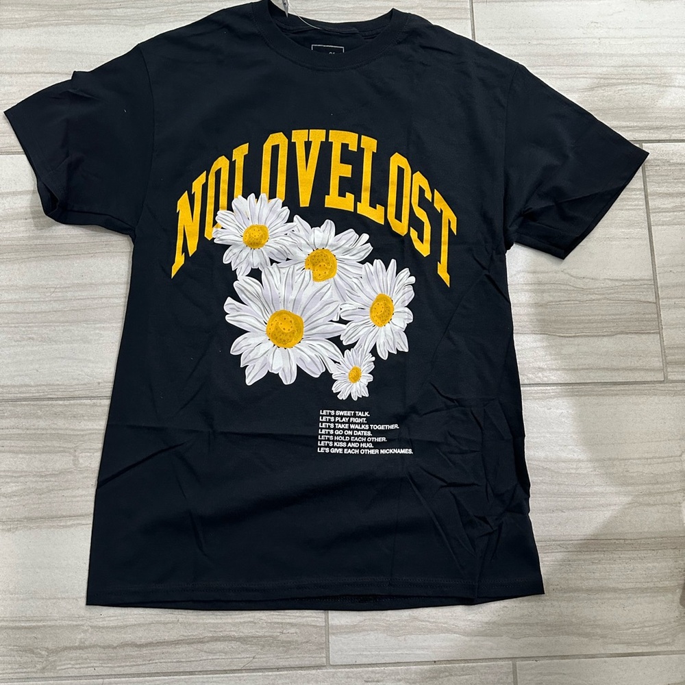 RUE 21 No Love Lost T shirt